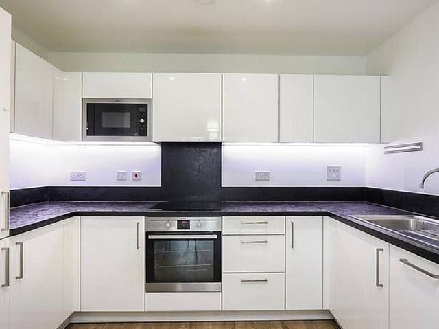 2 bedroom flat in London