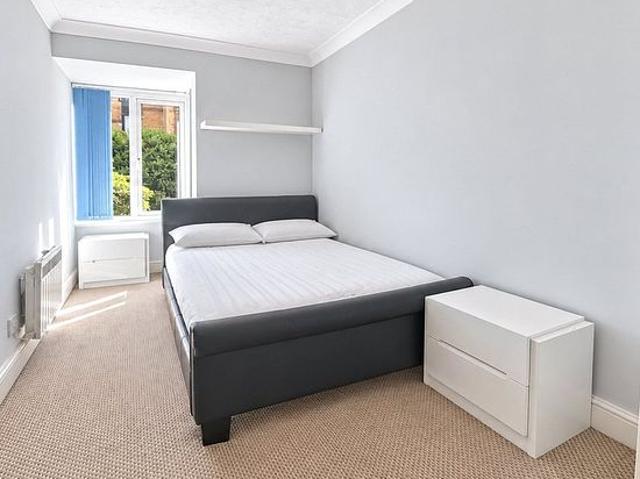 2 bedroom flat in London