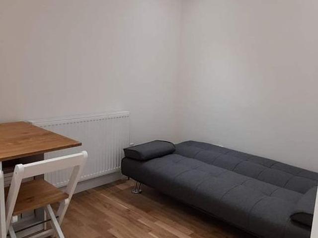 2 bedroom flat in London