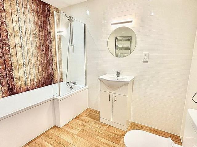 2 bedroom flat in London