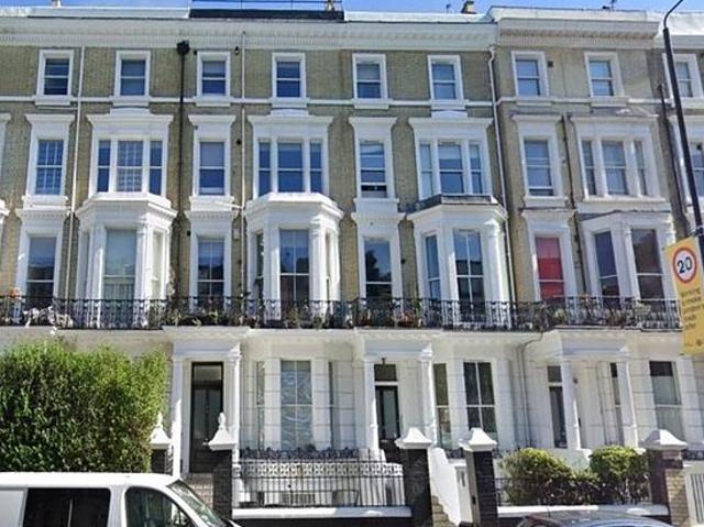 2 bedroom flat in London