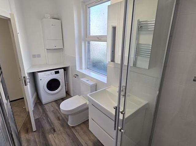 2 bedroom flat in London