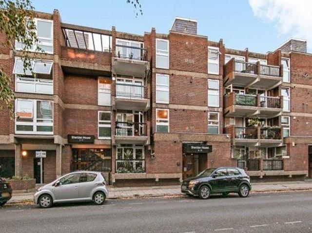 2 bedroom flat in London