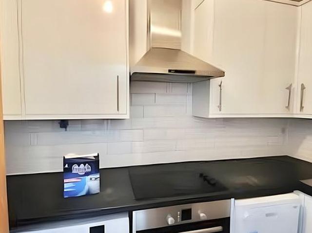 2 bedroom flat in London