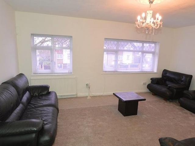 2 bedroom flat in London