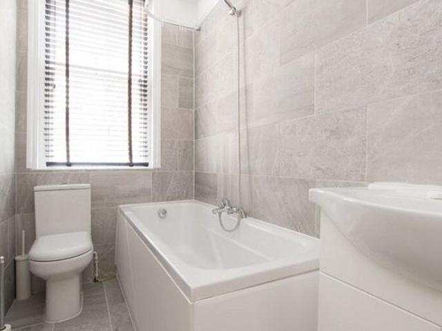 2 bedroom flat in London