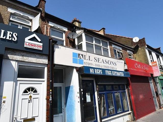 2 bedroom flat in London