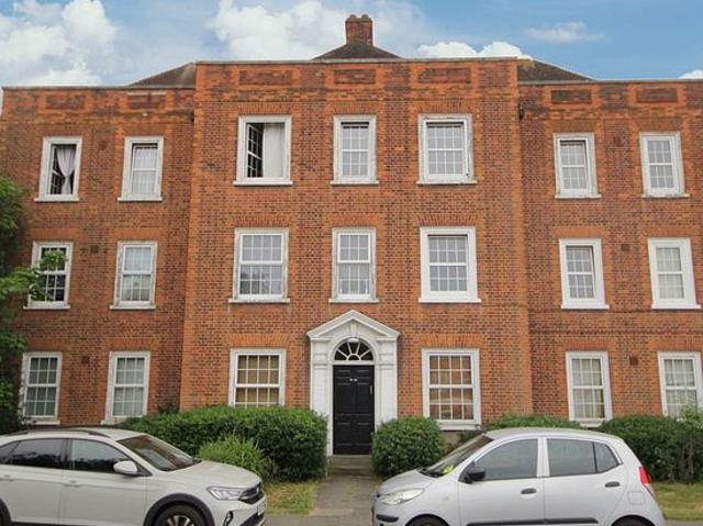 2 bedroom flat in London