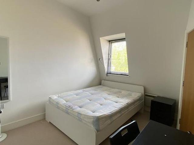 2 bedroom flat in London