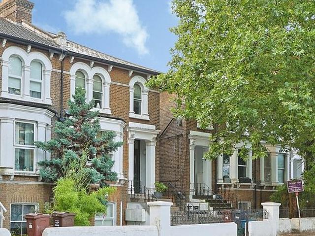 2 bedroom flat in London