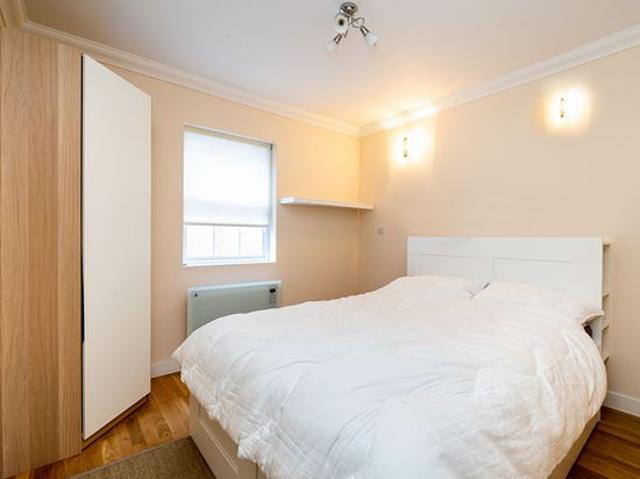 2 bedroom flat in London