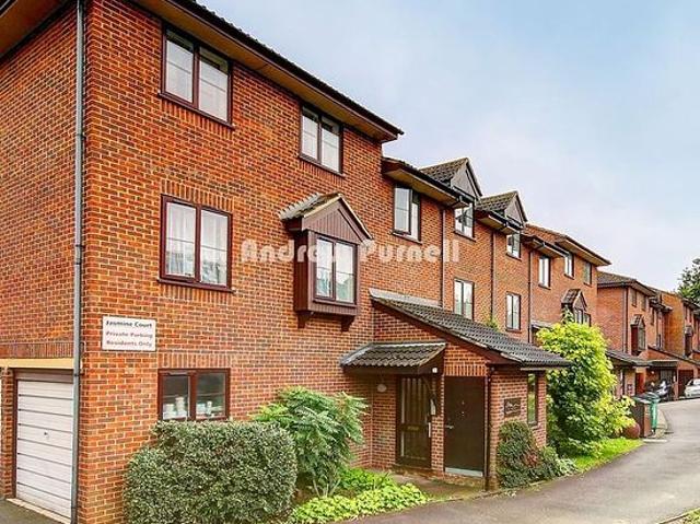 2 bedroom flat in London