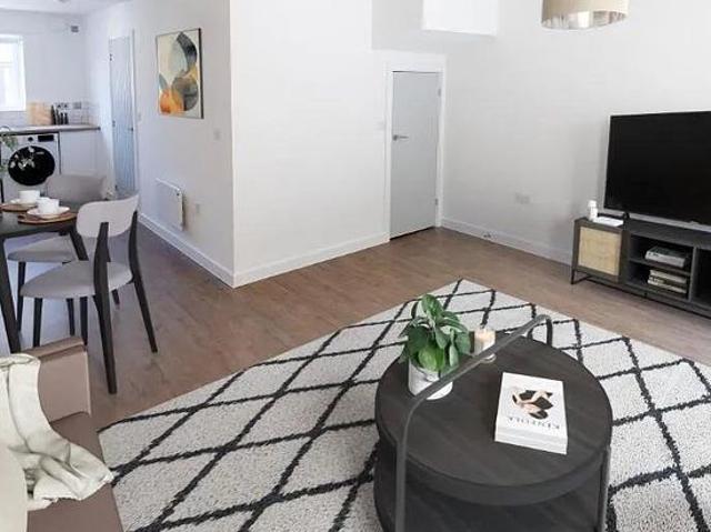 2 bedroom flat in London
