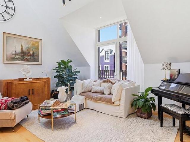 2 bedroom flat in London