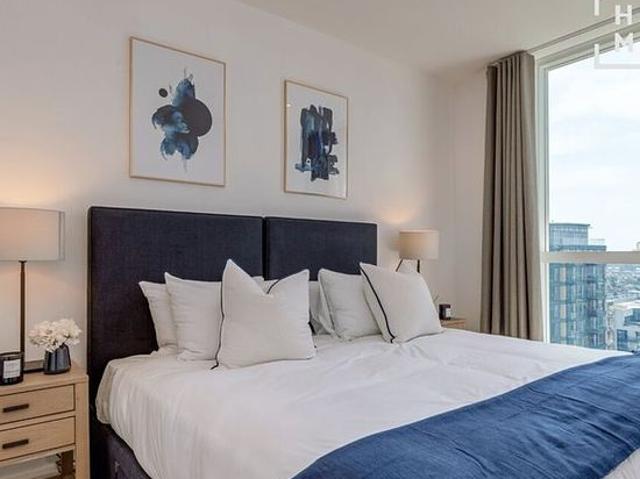 2 bedroom flat in London