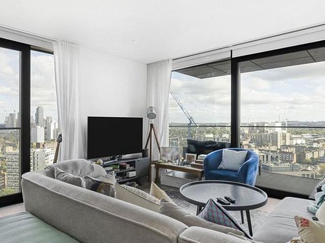 2 bedroom flat in London