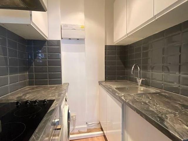 2 bedroom flat in London