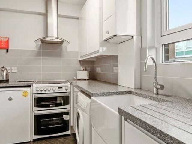 2 bedroom flat in London