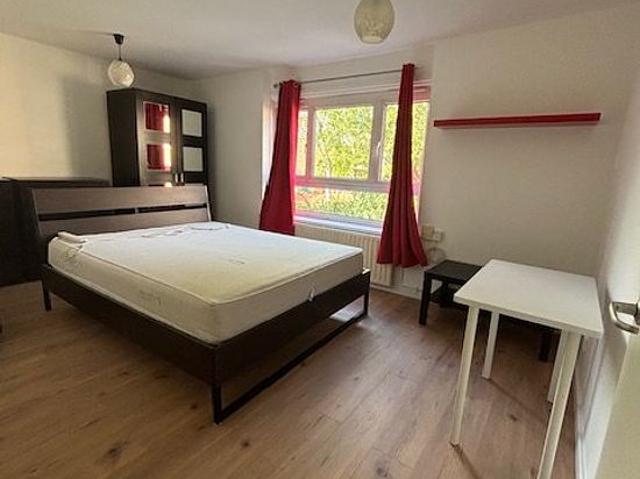 2 bedroom flat in London