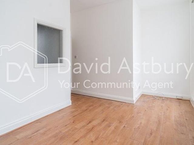 2 bedroom flat in London