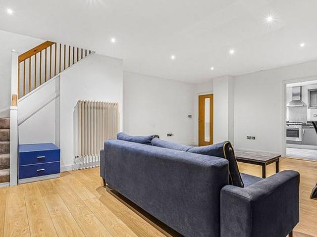 2 bedroom flat in London