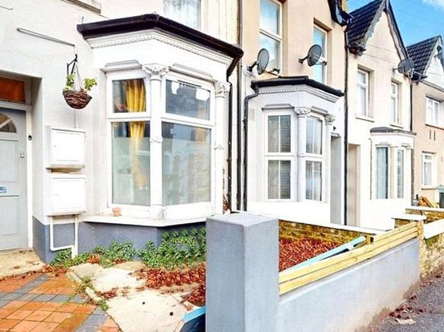 2 bedroom flat in London