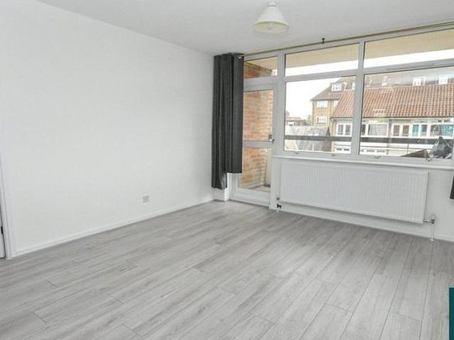 2 bedroom flat in London