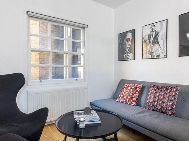 2 bedroom flat in London