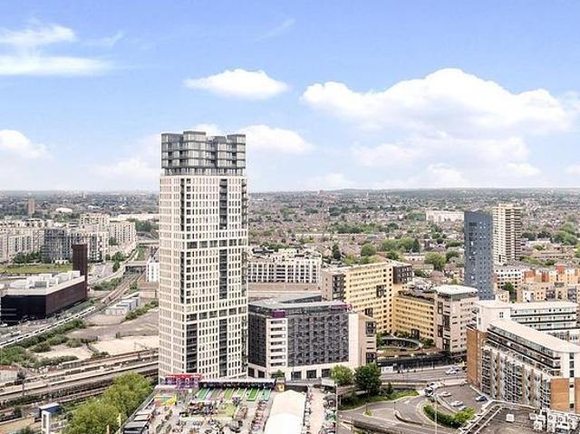 2 bedroom flat in London