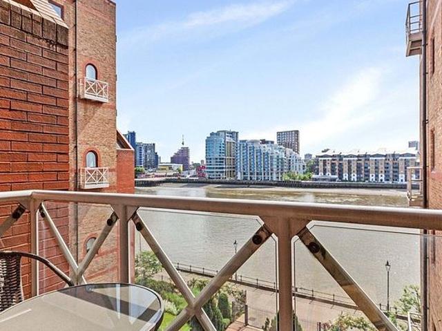 2 bedroom flat in London