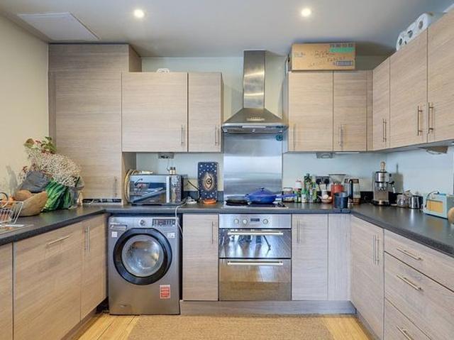 2 bedroom flat in London