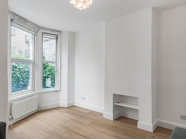 2 bedroom flat in London
