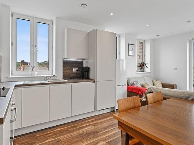 2 bedroom flat in London