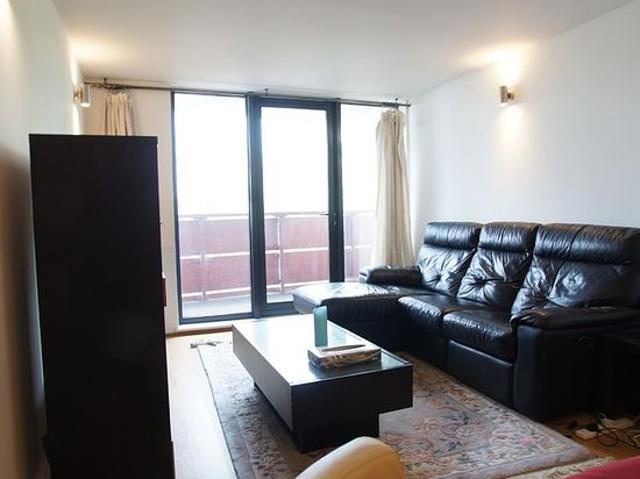 2 bedroom flat in London