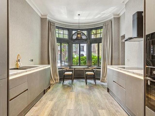 2 bedroom flat in London