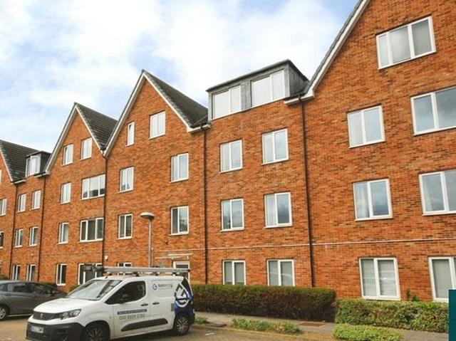 2 bedroom flat in London