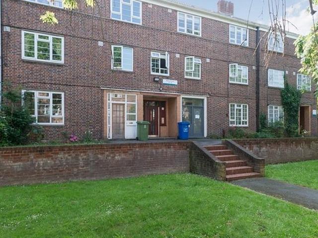 2 bedroom flat in London