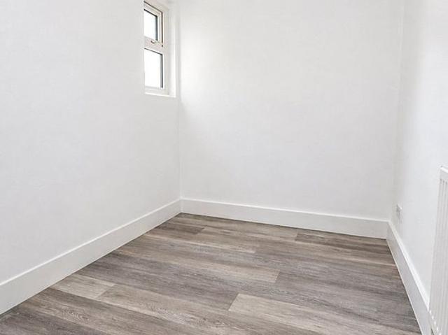 2 bedroom flat in London