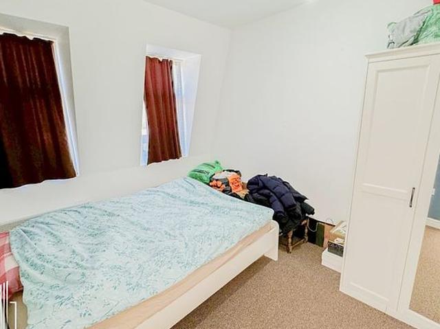 2 bedroom flat in London