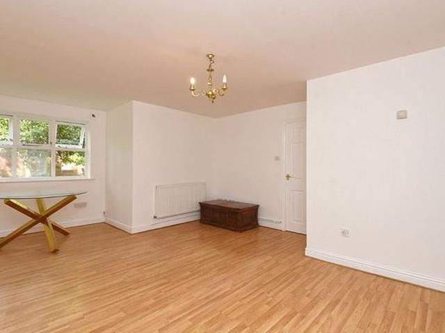2 bedroom flat in London