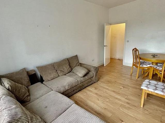 2 bedroom flat in London