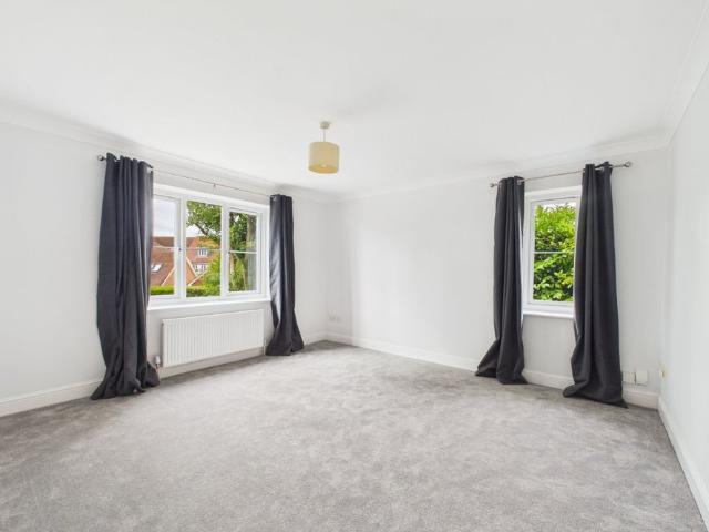 2 bedroom Flat in Lockton House, Wokingham