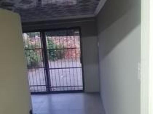 2 Bedroom Flat in Lyttelton Manor