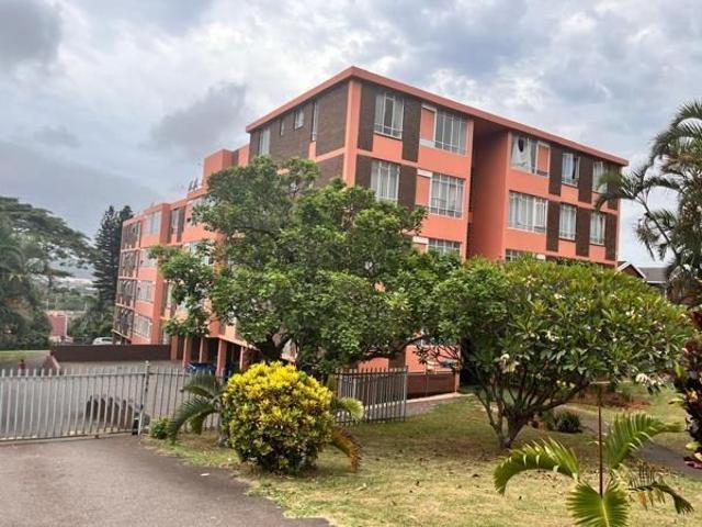 2 Bedroom Flat in Montclair