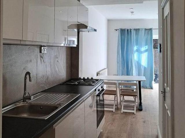2 bedroom flat in New Malden