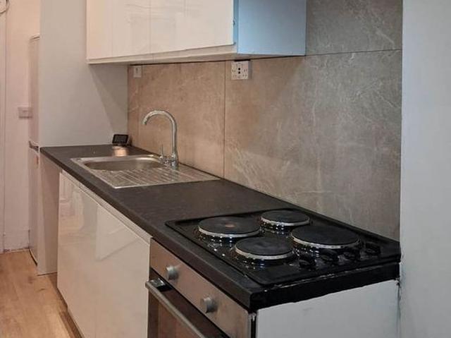 2 bedroom flat in New Malden