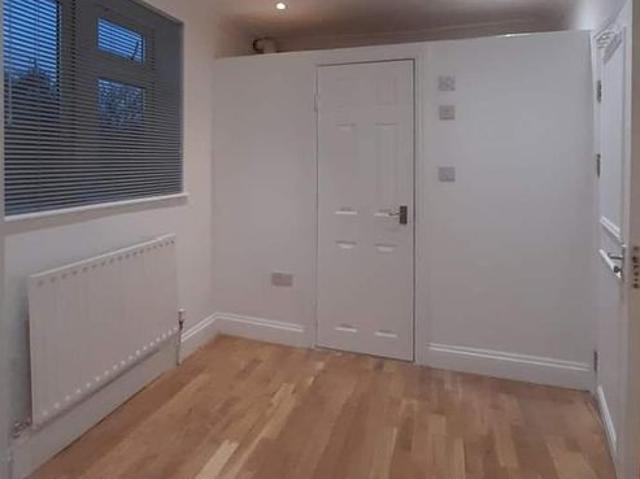 2 bedroom flat in New Malden