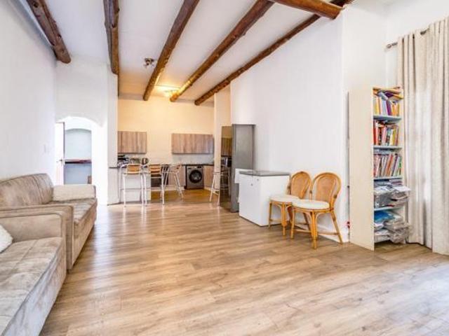 2 Bedroom Flat in North Riding