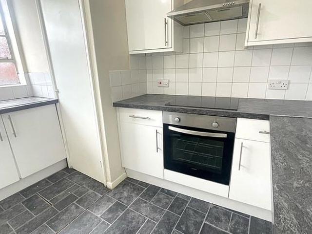 2 bedroom flat in Oldbury