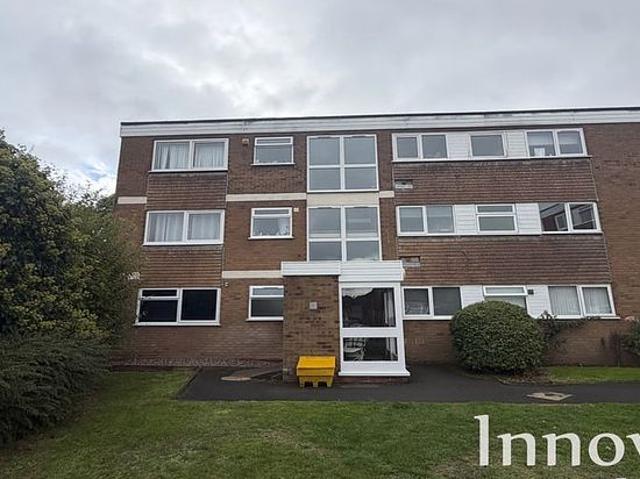 2 bedroom flat in Oldbury